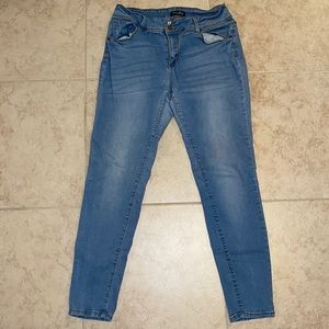 Light washed skinny jeans